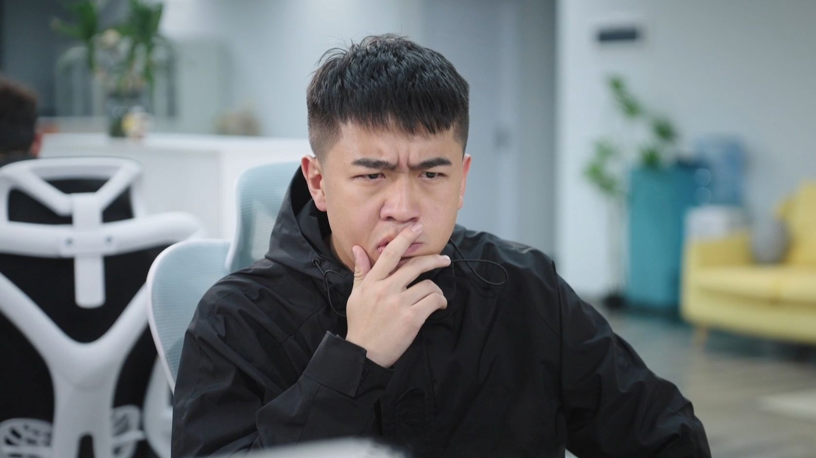 陈翔六点半：万万没想到，老板对我这么好-1.jpg