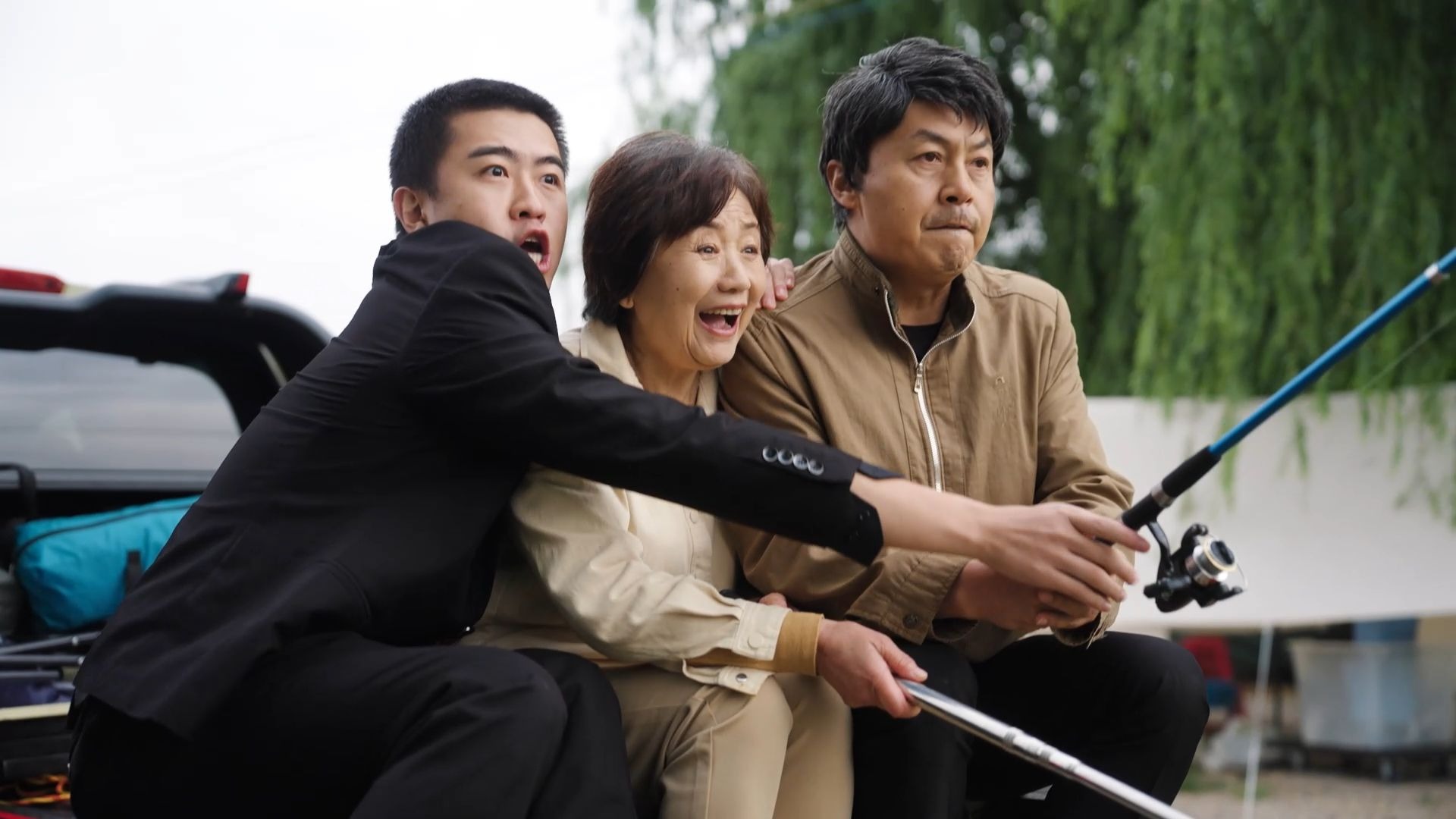 陈翔六点半：开不了的口，停不下的爱-1.jpg