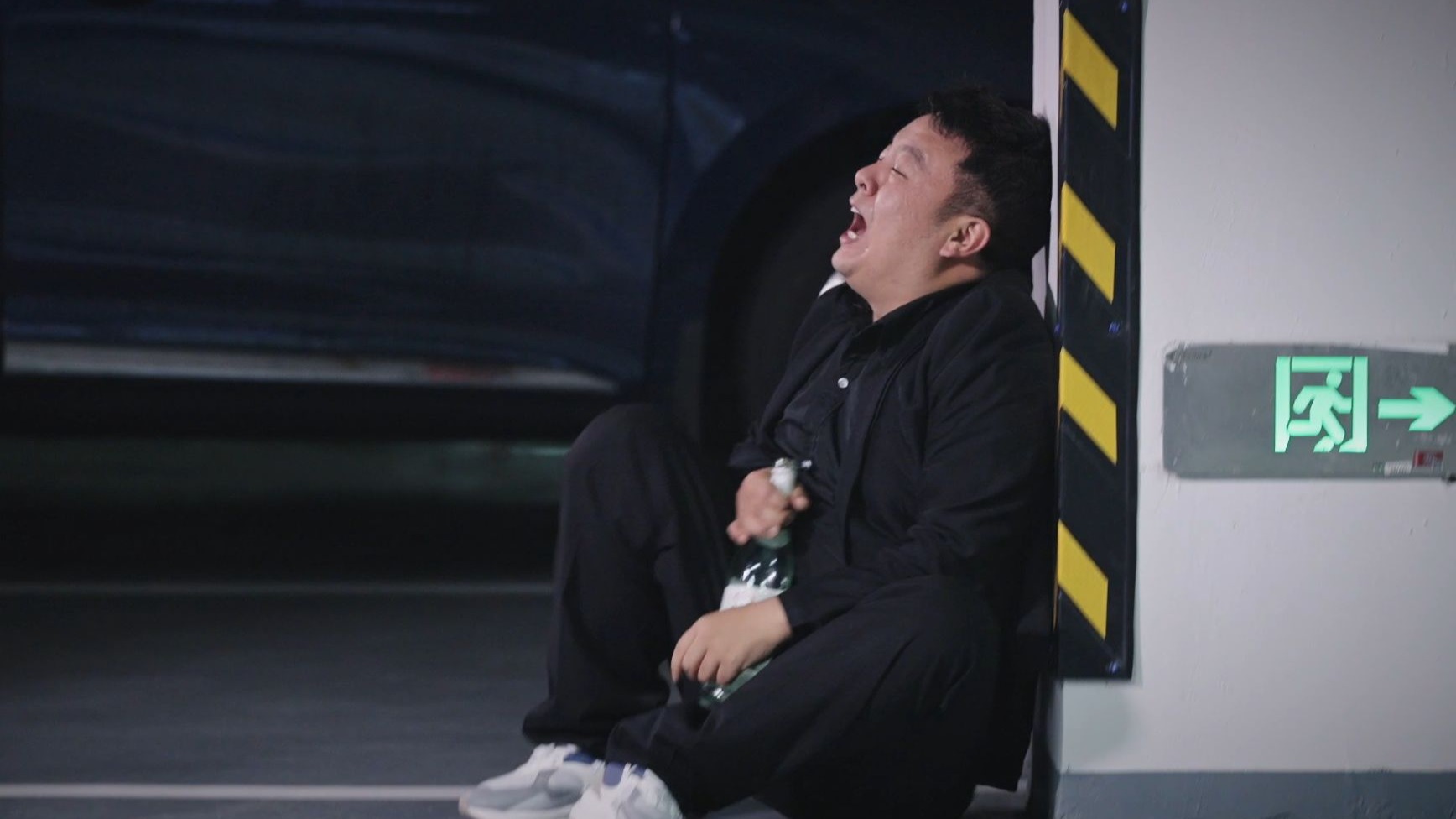 陈翔六点半：快看这个人，他还叭叭给人上课呢-1.jpg