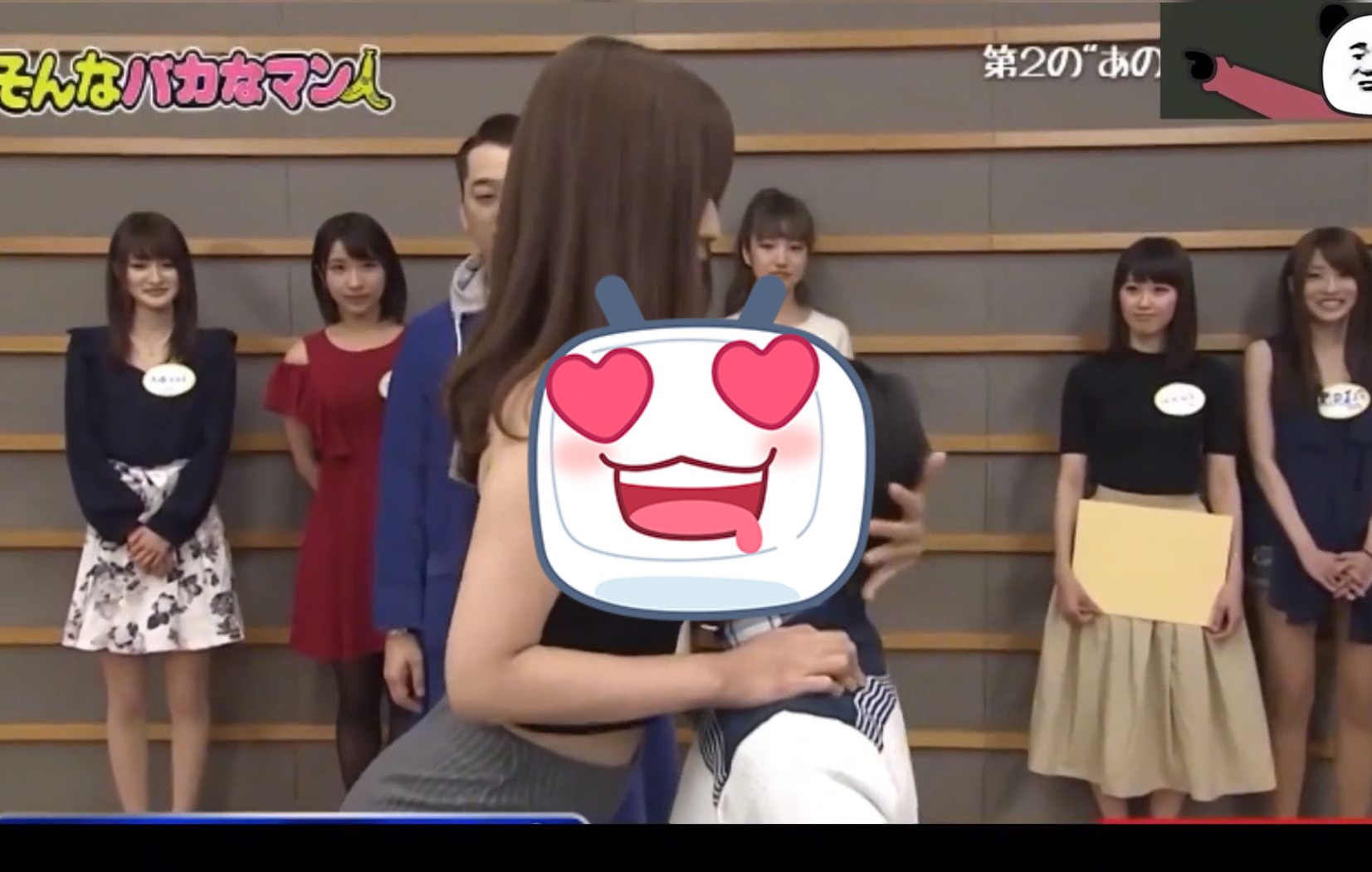 日本最奇葩综艺，美女当众拿胸器贴异性的脸，只是为了博他一笑-1.jpg